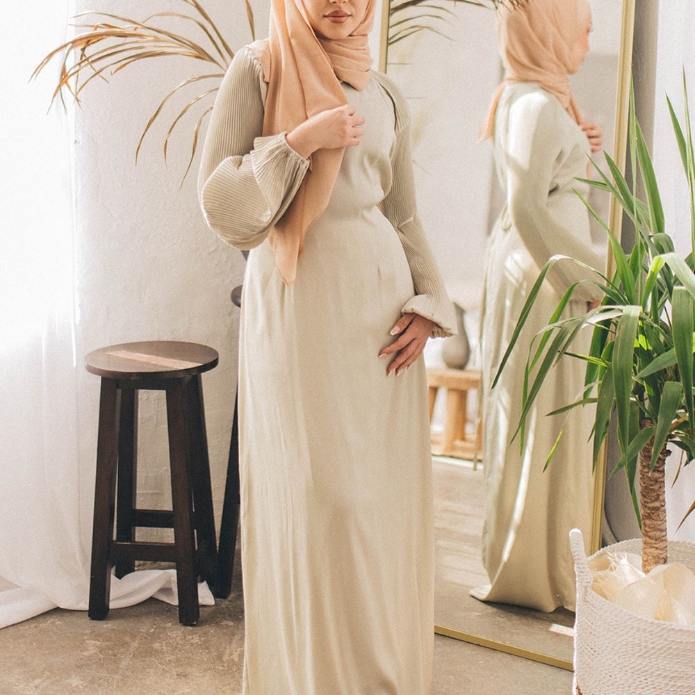 Aylana Textured Satin Dress- Aloe Green LAMEERA MODA